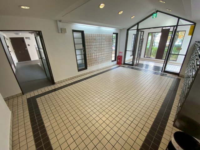 イトーピア灘ＫＩＴＡＮＯのロビー