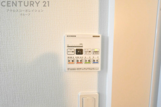 暖房機能があるため、冬場でも温かい浴室で入浴でき、乾燥機能があるため、水気を素早く取り除けます。また、換気機能があるため、湿気を素早く排出してカビや雑菌の発生を防ぐことができます。