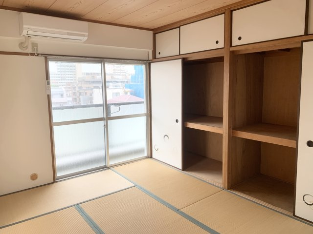 小林マンションの和室