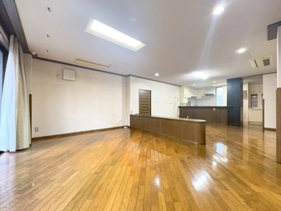 【居間・リビング】 | 池田市旭丘2丁目貸家