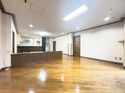 【居間・リビング】 | 池田市旭丘2丁目貸家