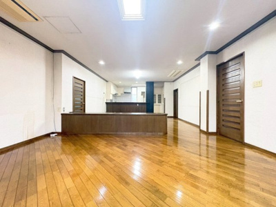 【居間・リビング】 | 池田市旭丘2丁目貸家