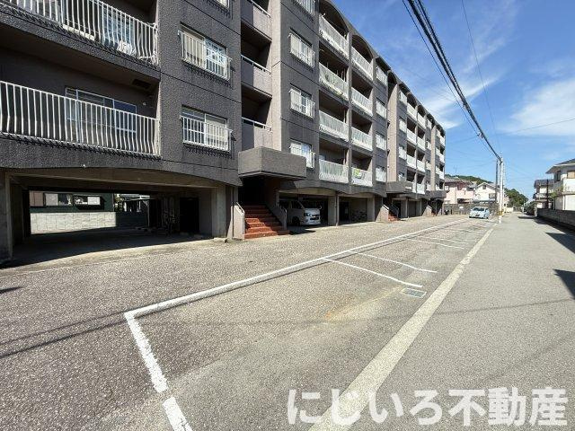 サニースクエア阿南の駐車場
