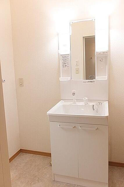 アンジェリーク上永谷の洗面所