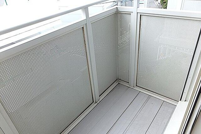 アンジェリーク上永谷のバルコニー