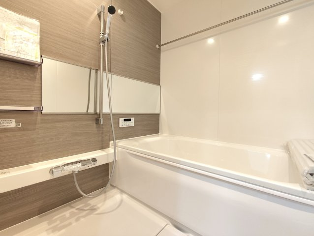 所沢市若狭3丁目戸建ての浴室|お一人でゆっくり過ごすのも良し。お子様と一緒に楽しみながら入るのも良し、至福のバスタイムで日頃の疲れを癒してください。
