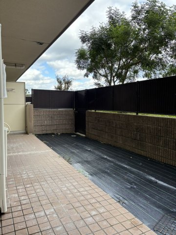 【展望】 | グランディアソラーレ博多の杜 | お庭の外側からの視線が気にならないようしっかりとした目隠しがあるので安心ですね