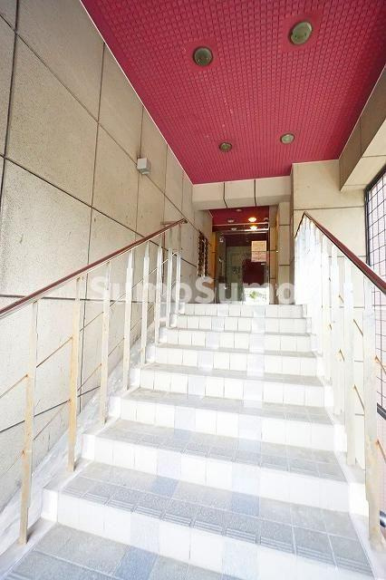 ピュアドームベイス博多のエントランス