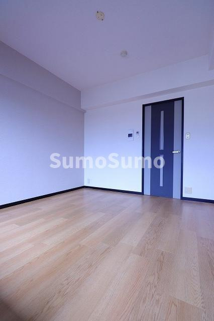 ピュアドームベイス博多の居間・リビング