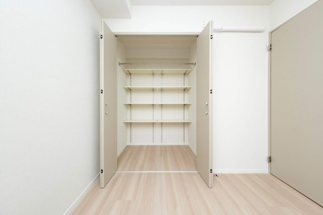 【収納】 | コープ野村南薬院 | 居室には収納スペースがたっぷりあるので、部屋を広々と使えてストレスなく過ごせます