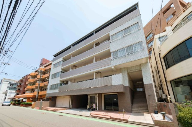 【外観】 | コープ野村南薬院 | 薬院大通駅まで徒歩4分で天神へのアクセス便利です。徒歩圏内に買物施設も充実していて便利な立地です