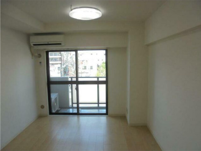 ウィン四谷の居間・リビング