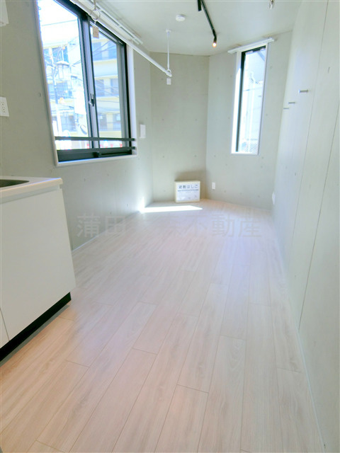 COCOFLAT蒲田EASTの居間・リビング