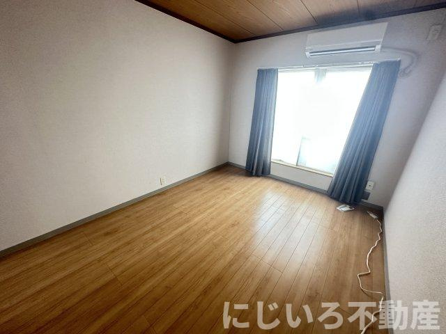 アイリス南開の洋室