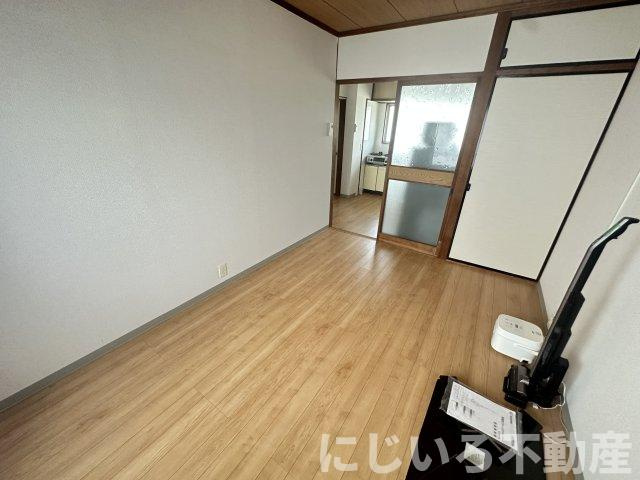 アイリス南開の洋室