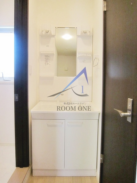 カイゼルの洗面所|独立洗面台です。