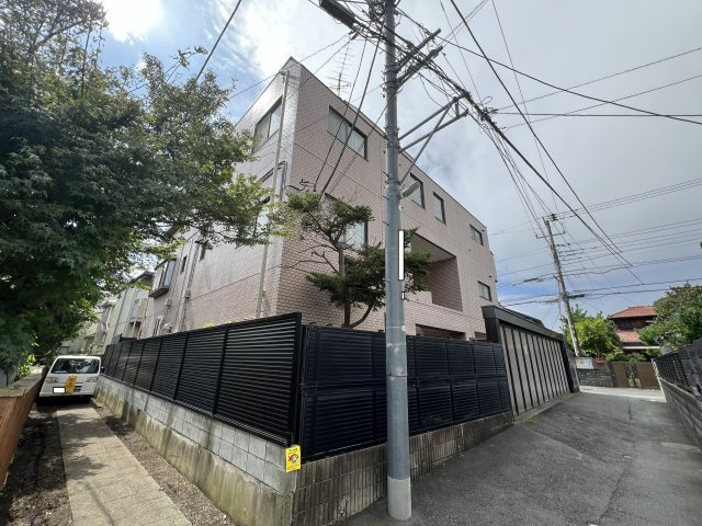 海まで徒歩徒歩10分！更地渡し可能な海近物件の外観