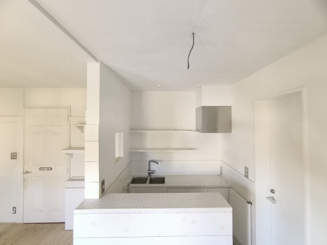 海まで徒歩７分！隠れ家カフェも可能な店舗併用住宅のキッチン