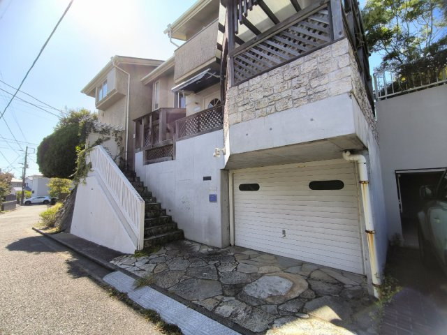 海まで徒歩７分！隠れ家カフェも可能な店舗併用住宅の外観