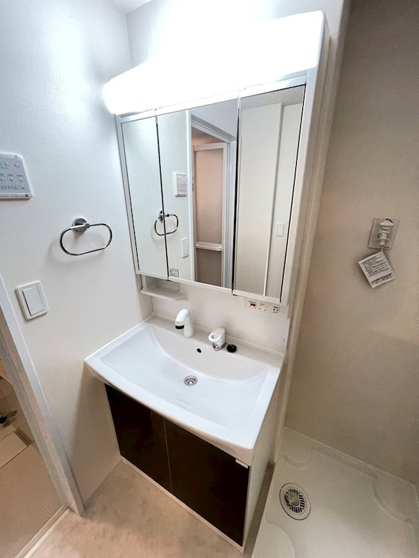 Maison du Bonheur HAKOZAKIの洗面所