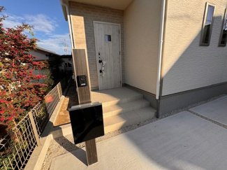 【庭】 |  Heartful-Town瀬戸市秋葉町全２棟【仲介手数料無料　にじの丘小　にじの丘中】 | LINEから簡単お問合せ可能！
友達検索で@nqk7328tです！。