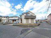 甲斐市篠原 2017年築オール電化 中古戸建 南東角地 車3台の画像