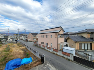 【展望】 | 甲斐市篠原 2017年築オール電化 中古戸建 南東角地 車3台 | 2階洋室8帖から東側を望む