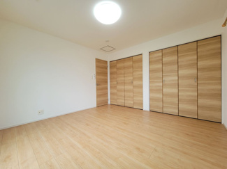  | 甲斐市篠原 2017年築オール電化 中古戸建 南東角地 車3台 | 2階洋室8帖　主寝室に是非