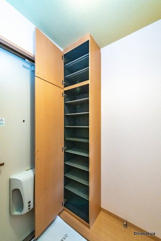 プリマヴェーラ尾張部　Fの玄関