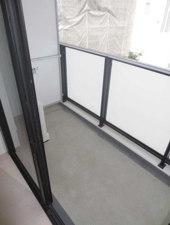 レジディア用賀　敷金０　礼金０　ペット相談のバルコニー