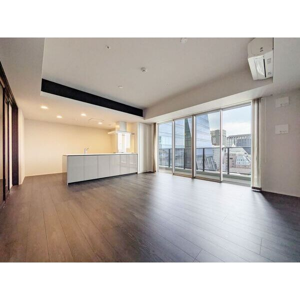 福岡大名ガーデンシティ・レジデンスの居間・リビング