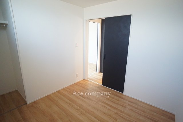 【内装】 | 八尾市高美町2丁目 | 【3階：洋室4.5帖】クローゼット完備です♪