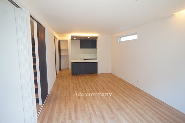 【居間・リビング】 | 八尾市高美町2丁目 | 【LDK：17.75帖】