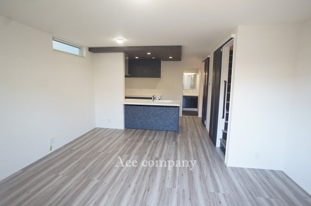 【居間・リビング】 | 八尾市南植松町5丁目 | 【LDK：16.5帖】床暖房完備です☆