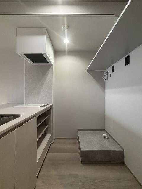 ｔｈｅ　ｔｒｉａｓ　ｋａｓｈｉｗａのキッチン|室内に洗濯機が設置可能 