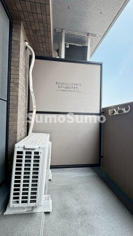 ロマネスク日赤通りのバルコニー