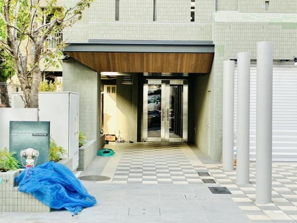 コスモリード葛西のエントランス