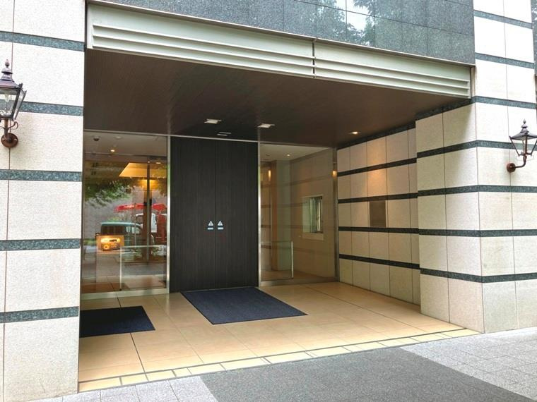 マスターアリーナ新百合ヶ丘のエントランス