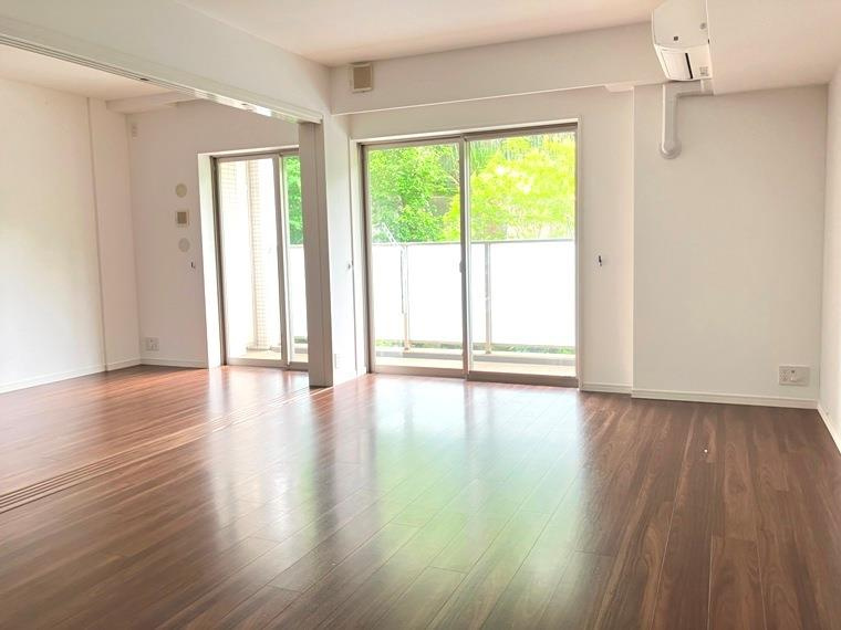 マスターアリーナ新百合ヶ丘の居間・リビング