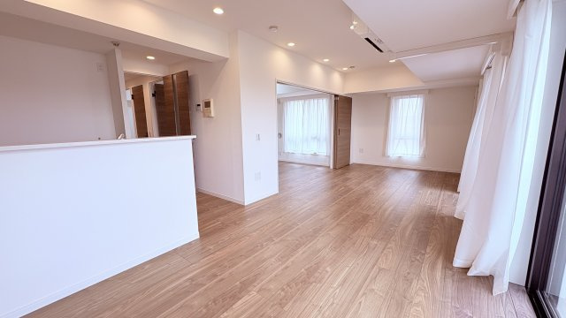 ★仲介手数料無料★モリス大井町南(駅前再開発で便利になる大井町が徒歩圏内）の居間・リビング