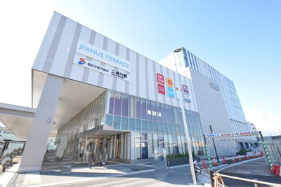 ユニクロ横浜二俣川店 144m