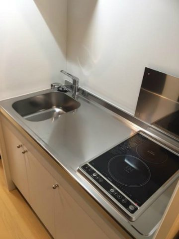 クレイノロッソ　ストラーダのキッチン