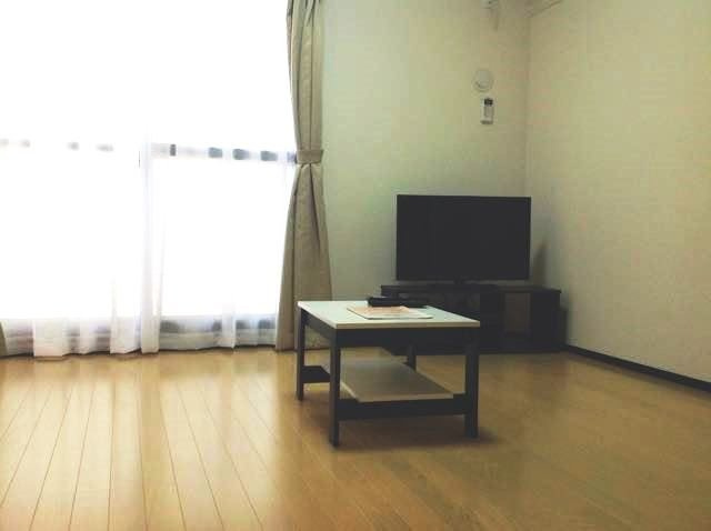 クレイノロッソ　ストラーダの居間・リビング