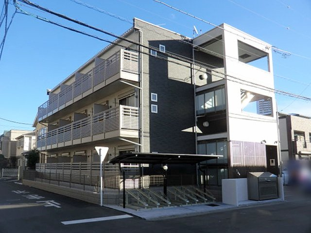 クレイノロッソ　ストラーダの外観