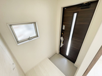 【玄関】ドマーニ一色新町2号棟