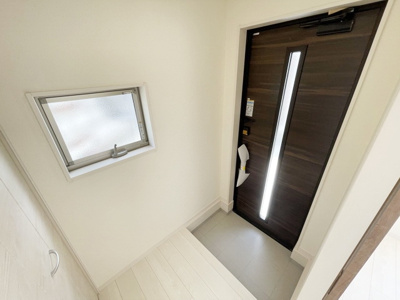 【玄関】ドマーニ一色新町2号棟