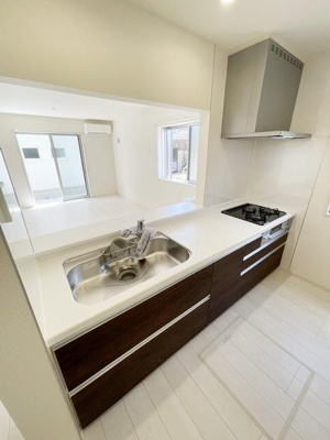 【キッチン】ドマーニ一色新町2号棟