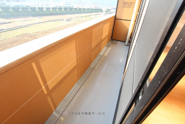 【バルコニー】 | ピュアコート | バルコニーがあります
ピュアコート　202号室　平成26年3月26日