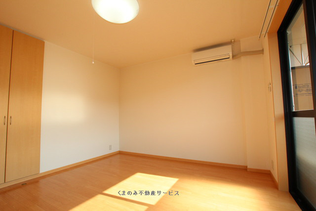 【居間・リビング】 | ピュアコート | こちらのリビングで趣味の時間をお楽しみください
ピュアコート　202号室　平成26年3月26日