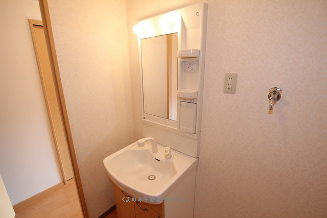 【独立洗面台】 | ピュアコート | 独立洗面化粧台付き
ピュアコート　202号室　平成26年3月26日